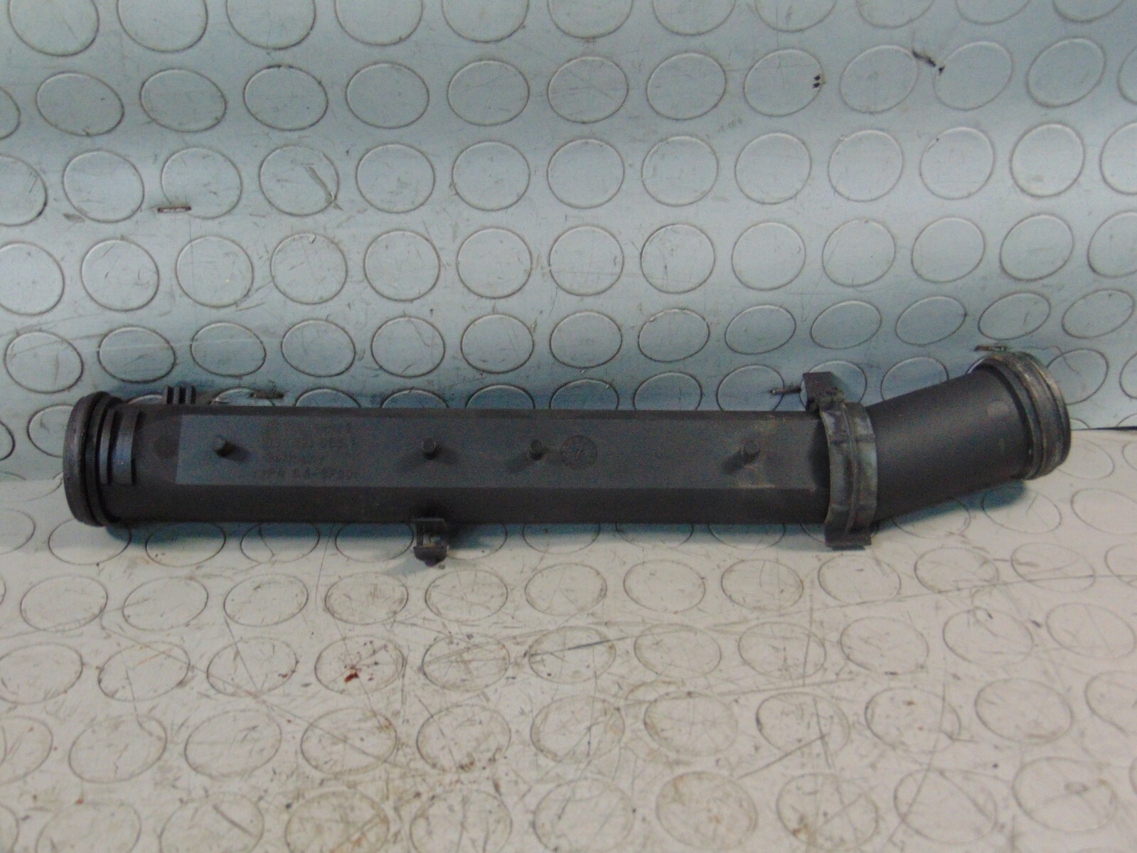 Tubo acqua di raffreddamento VOLKSWAGEN AUDI  CODICE RICAMBIO: 032121065F