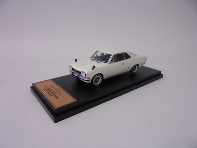 Toyopet Crown HT 1968 - 1:43 Hachette Premium X model car JPL26