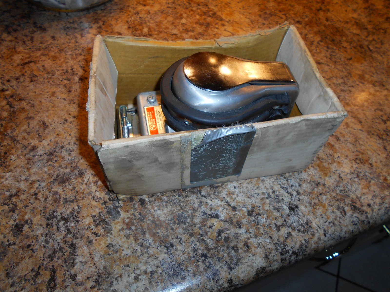 MILWAUKEE PNEUMATIC ORBITAL FINISH SANDER #MP-313 New Old Stock