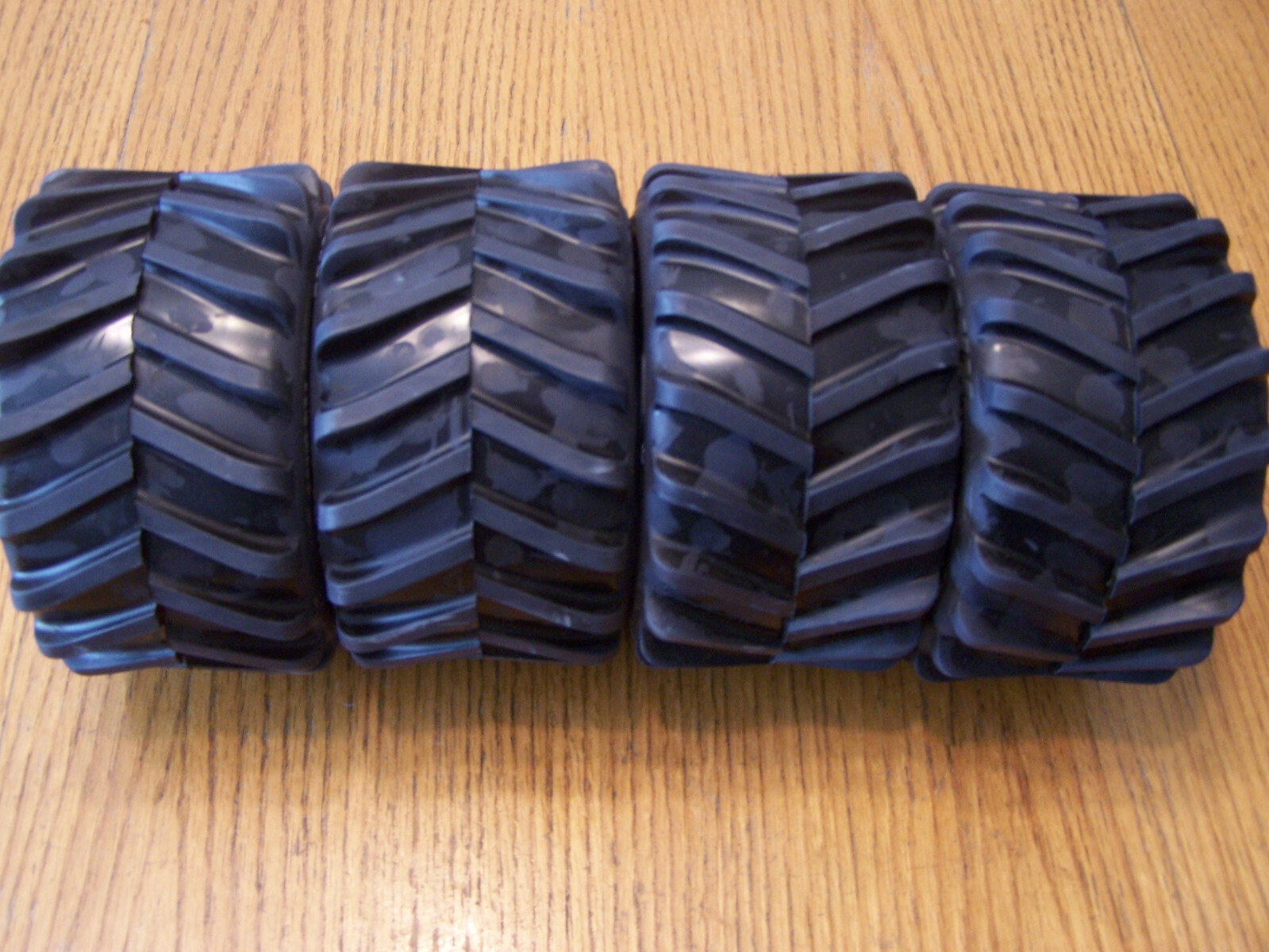 Fit Traxxas 2.5/3.3 T-maxx Chevron Tires 14mm 3.8 Wheels 16.8 Emaxx Revo / FLAWS