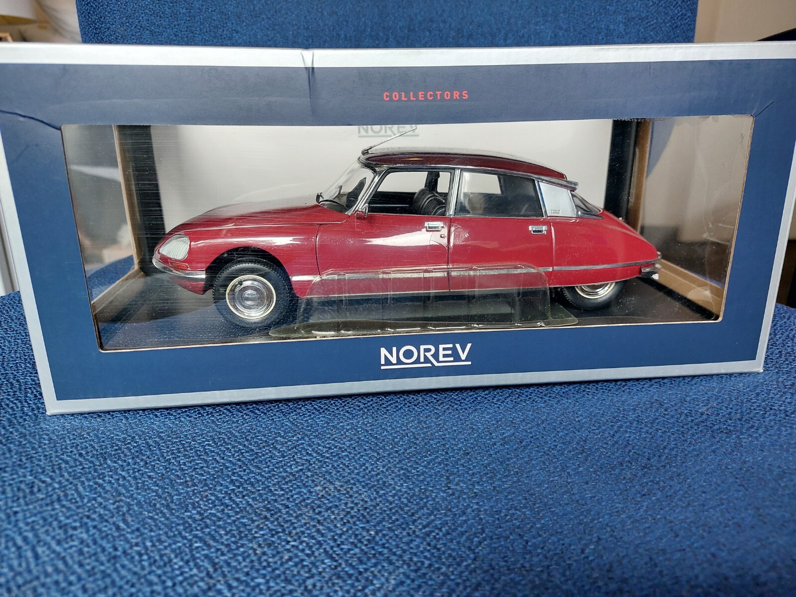 ノレブ 1/18 シトロエン DS23 1973 Rouge Massena