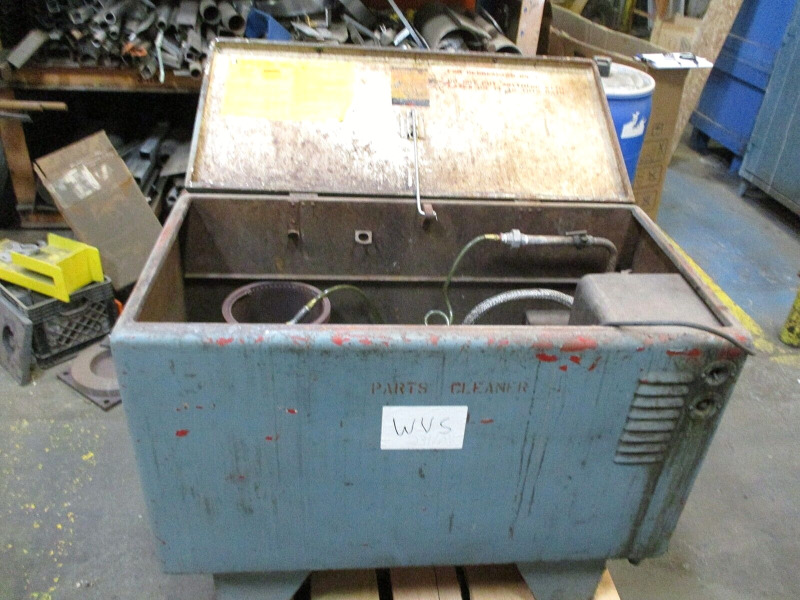 Parts Washer ~44"x22"x37" Overall Dimensions ~33"x20"x21" Inside Area A5665wvs