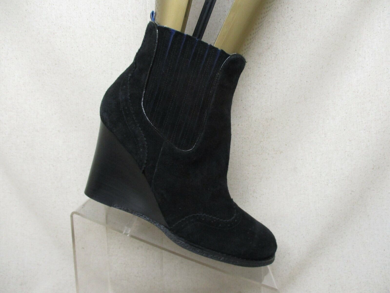 Tommy hilfiger hotsell reiz ankle booties