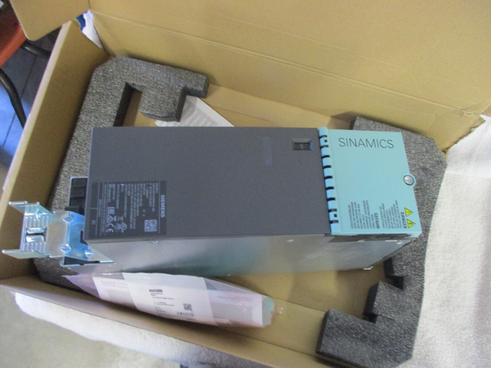 NIB Siemens Sinamics Single Motor Input Module  30A      6SL3120-1TE23-0AC0