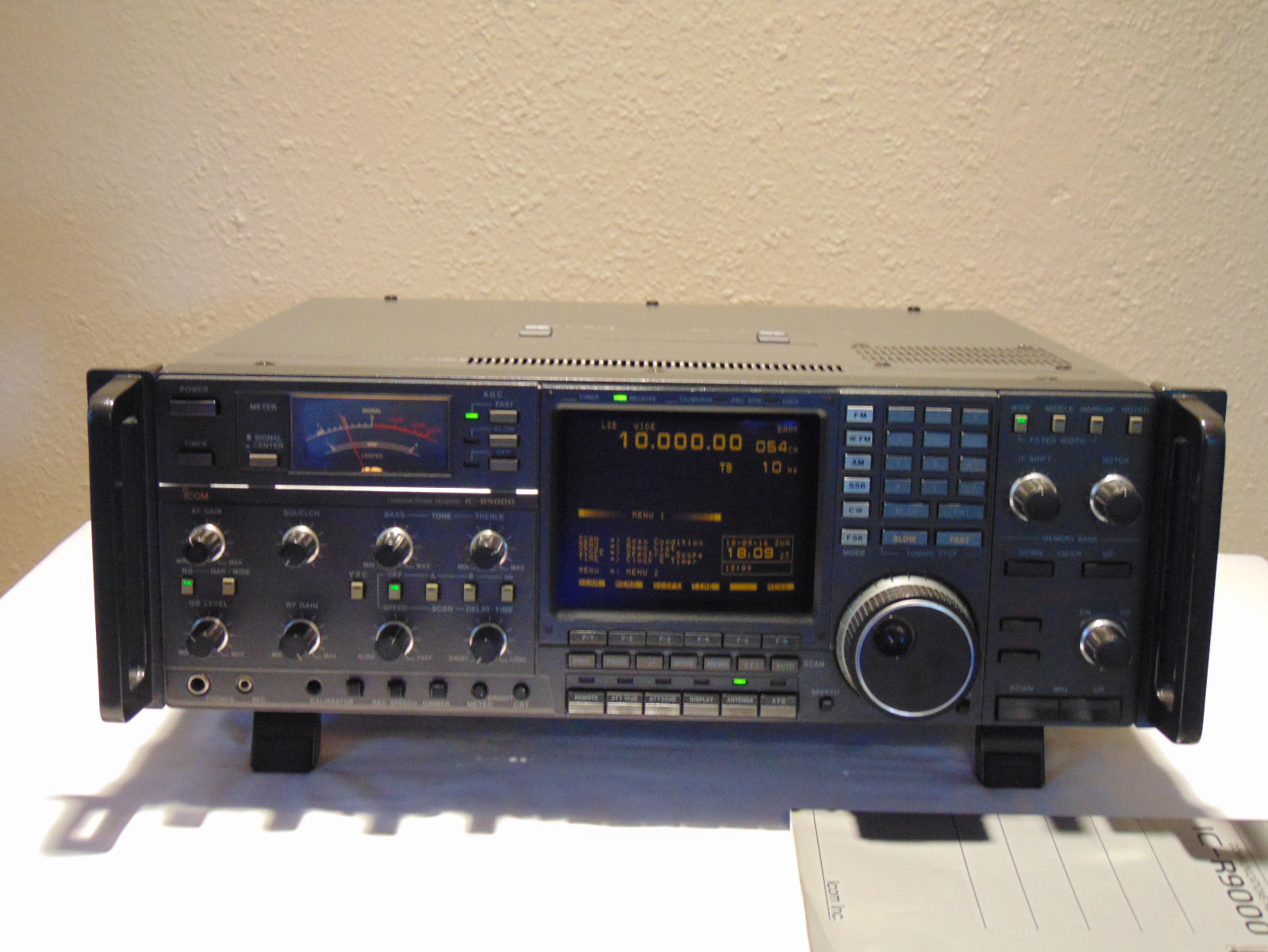 Icom R-9000 AM/FM/SSB/CW Receiver Covers 0.1-1999 MHz All Mode Base Radio 110Vac