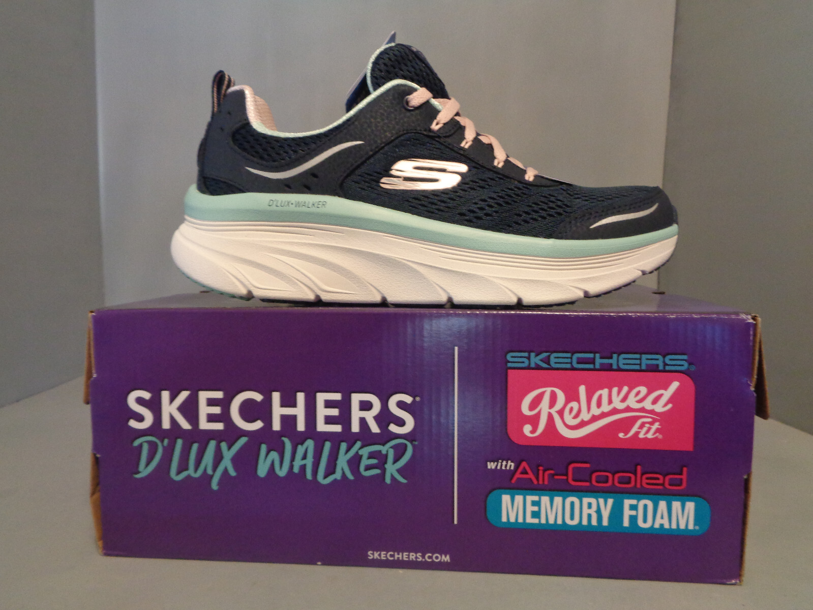 Skechers D'Lux Walker Infinite Motion Women Shoes NIB 149023