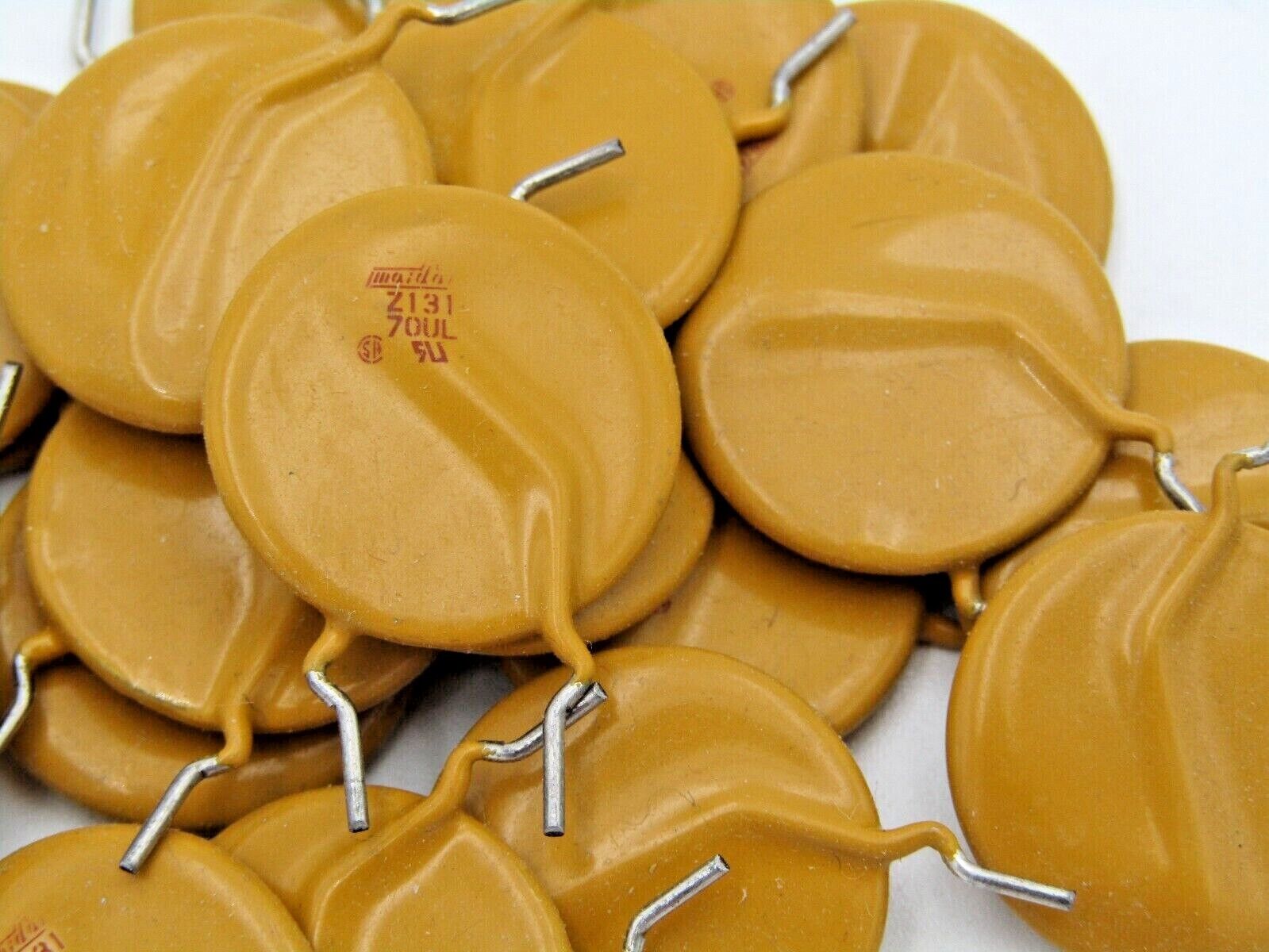 5 PCS ) Z131-70UL Zinc Oxide Varistor MOV 130 VAC / 175 VDC 5 PCS ) Z131-70UL Zinc Oxide Varistor MOV 130 VAC / 175 VDC