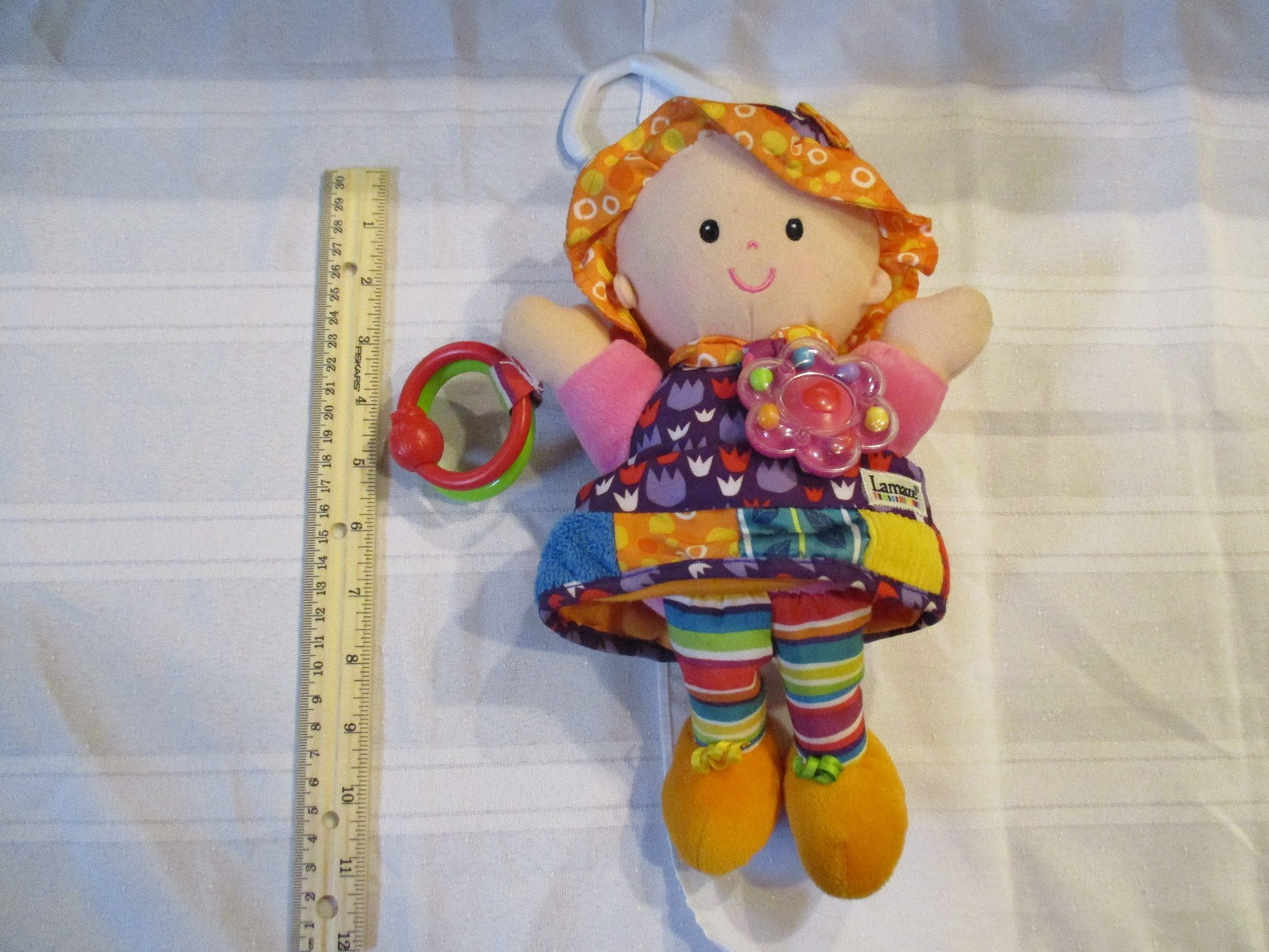 【中古】 Tu Le Dices Melaza Lamaze My Friend First Baby Doll Rattle Car Seat Purple
