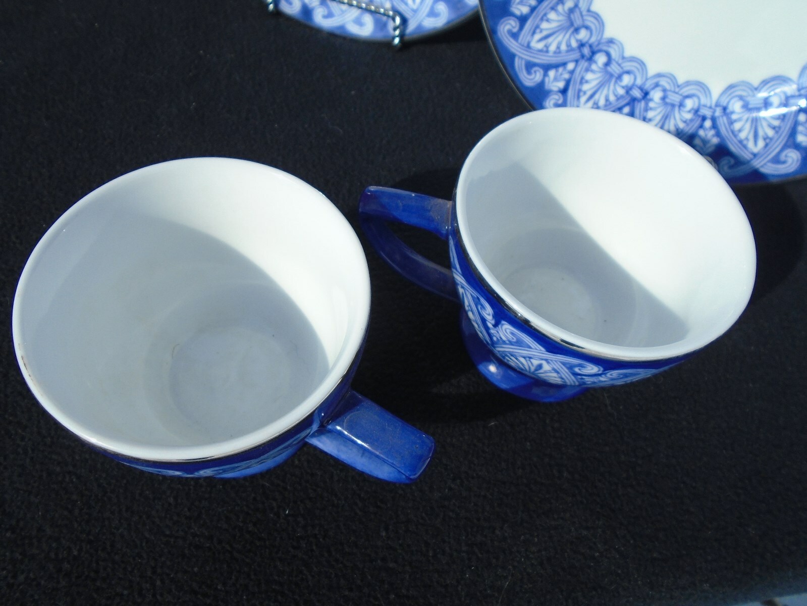 5pc Bombay Blue & White Platinium Tile (2 desert plates 2 cups & 1 saucer)