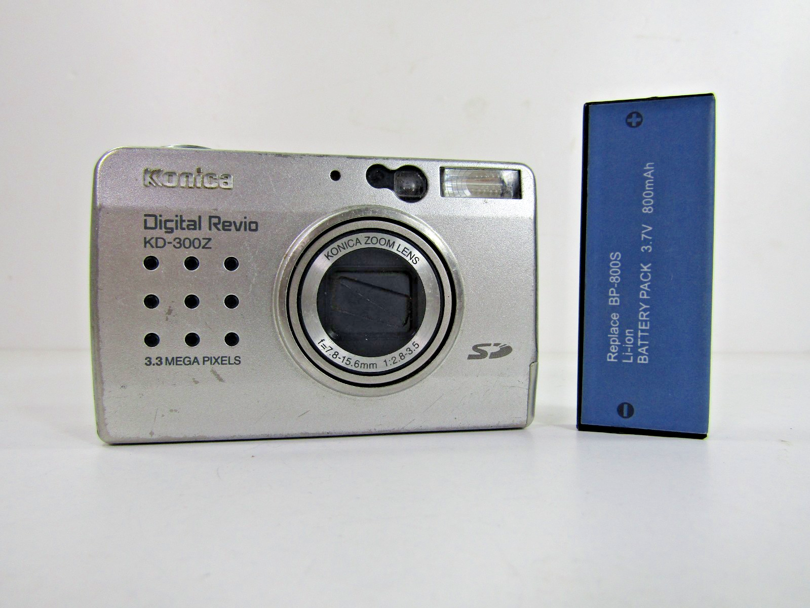 Rare Konica Digital Revio KD-300Z Digital Camera 3.3MP