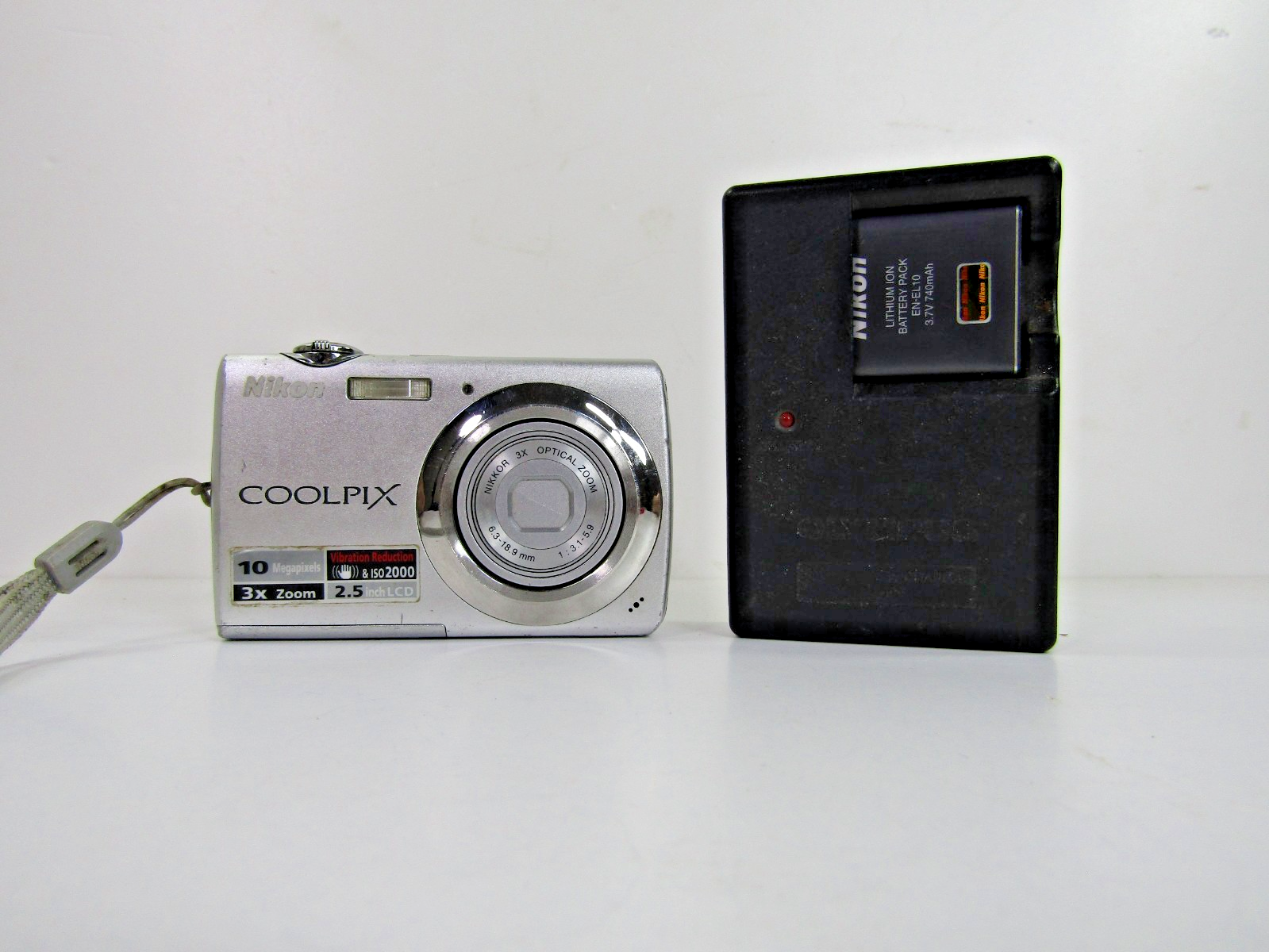 Nikon - もこショップです       COOLPIX       デシタルカメラ Amazon.co.jp: Nikon COOLPIX Digital Camera L21 Silver