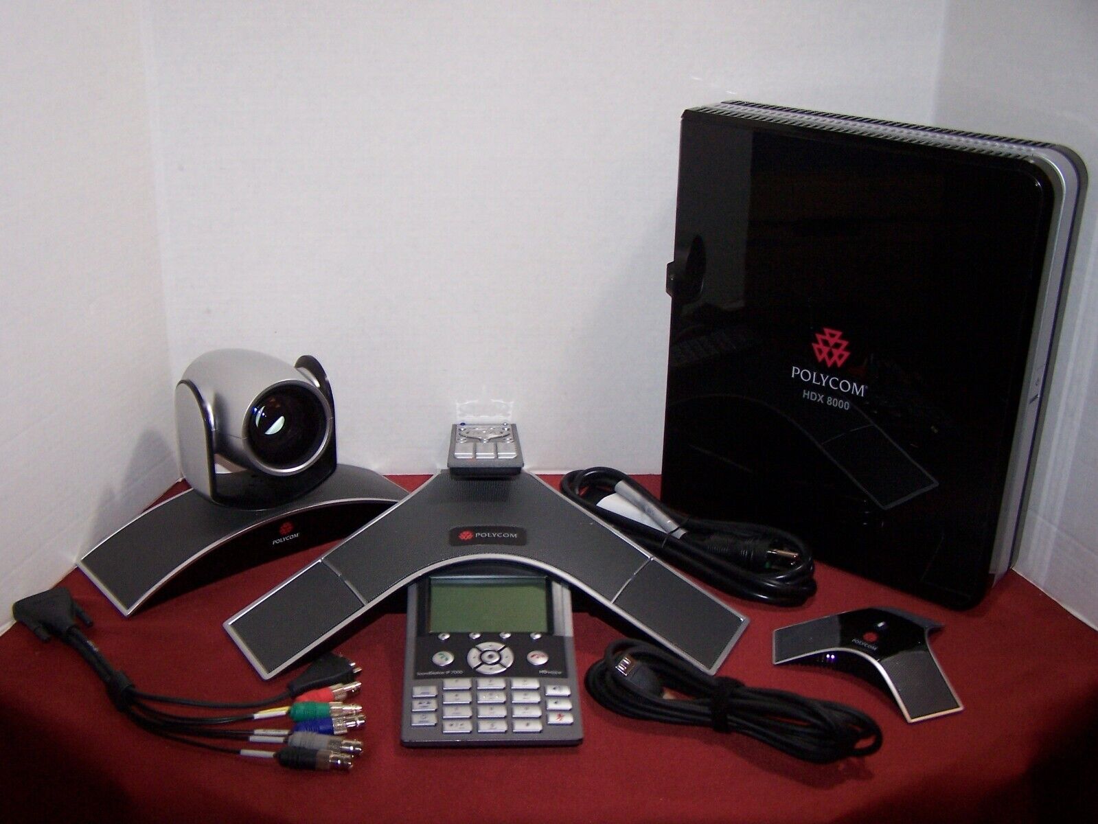 Polycom HDX 8000 HD Video Conference System w/ Eagle Eye III Polycom HDX 8000 HD Video Conference System w/ Eagle Eye III