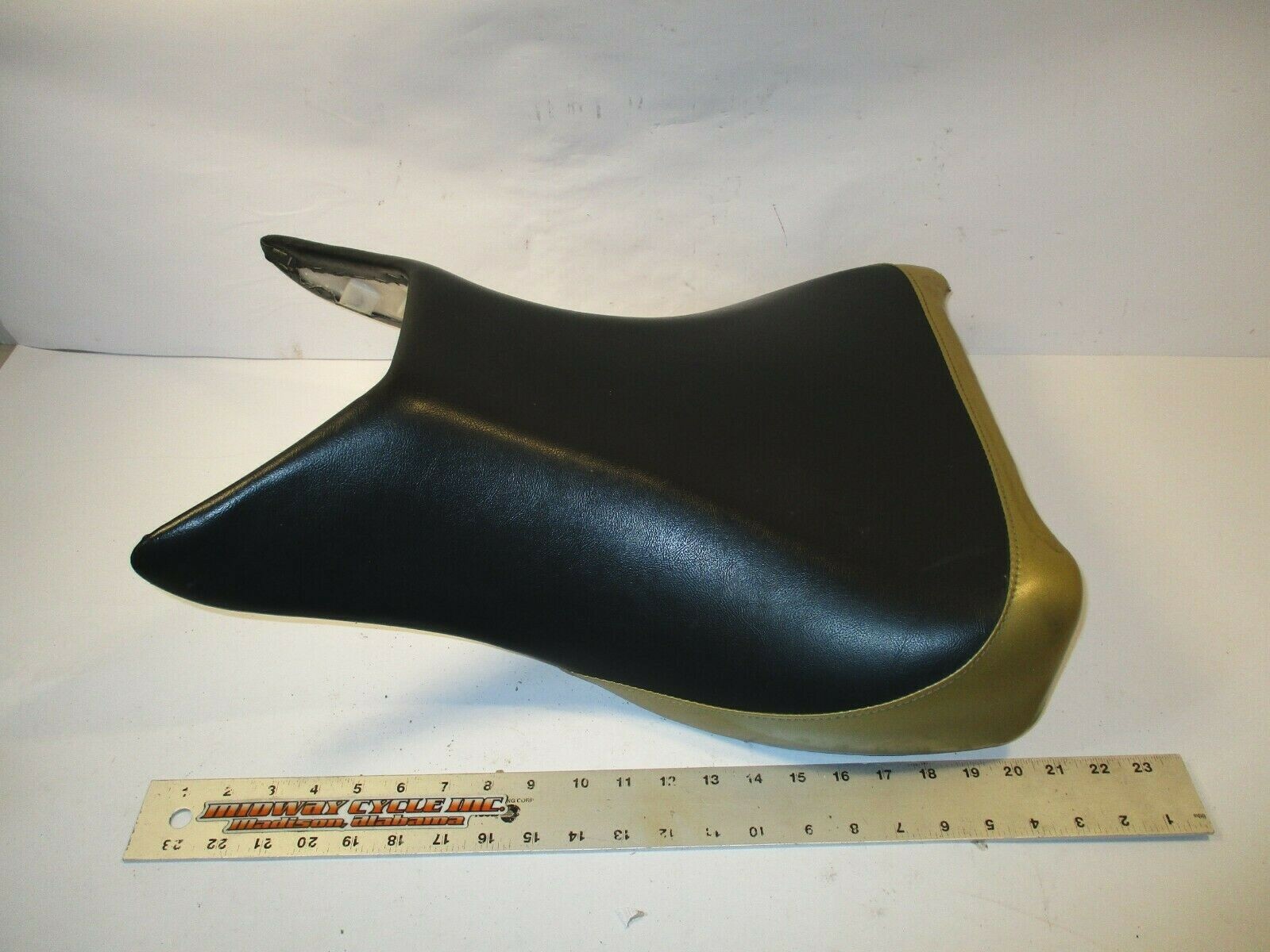 KAWASAKI ZX1200 FRONT DRIVER SEAT 53001-1914-MA ZX 1200 ZX12 KAWASAKI ZX1200 FRONT DRIVER SEAT 53001-1914-MA ZX 1200 ZX12