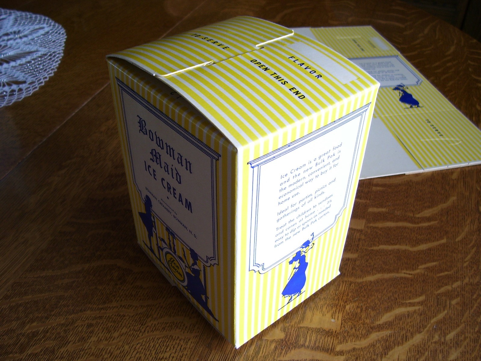 PAIR! Vintage BOWMAN  MAID NORTH DAKOTA CREAMERY Ice Cream Container Box 1 gal.