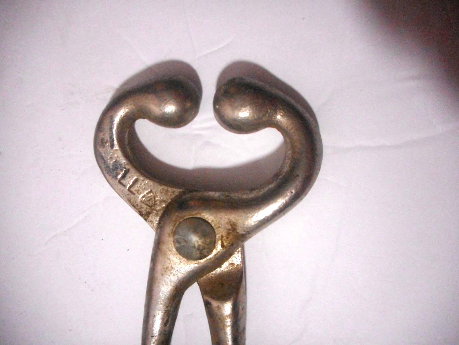 Vintage Cast Iron Bull Cow Nose Lead Farm Rope Pull Ranch