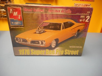 AMT /ERTL STREET CUSTOMS 1970 SUPER BEE PRO STREET NIB