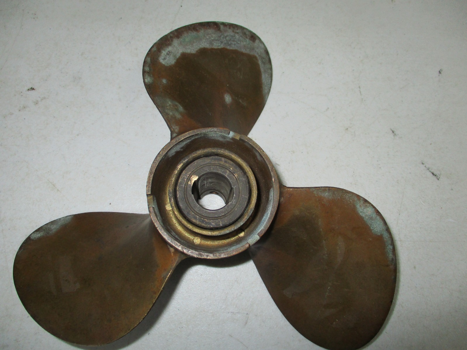 Vintage outboard motor brass propeller sm 58 michigan wheel