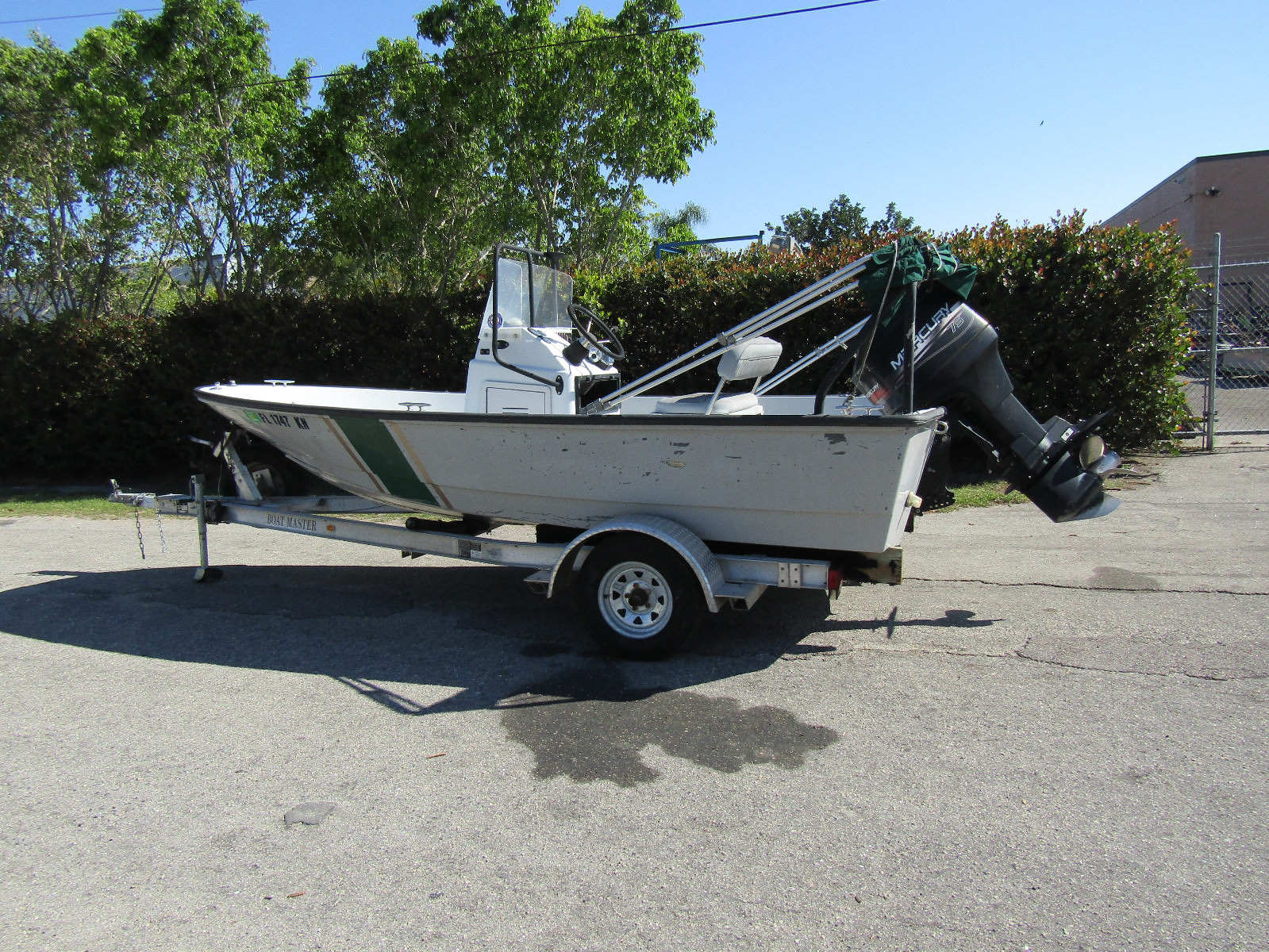 Boston Whaler 15' Guardian Center Console 75 hp Mercury - Trailer