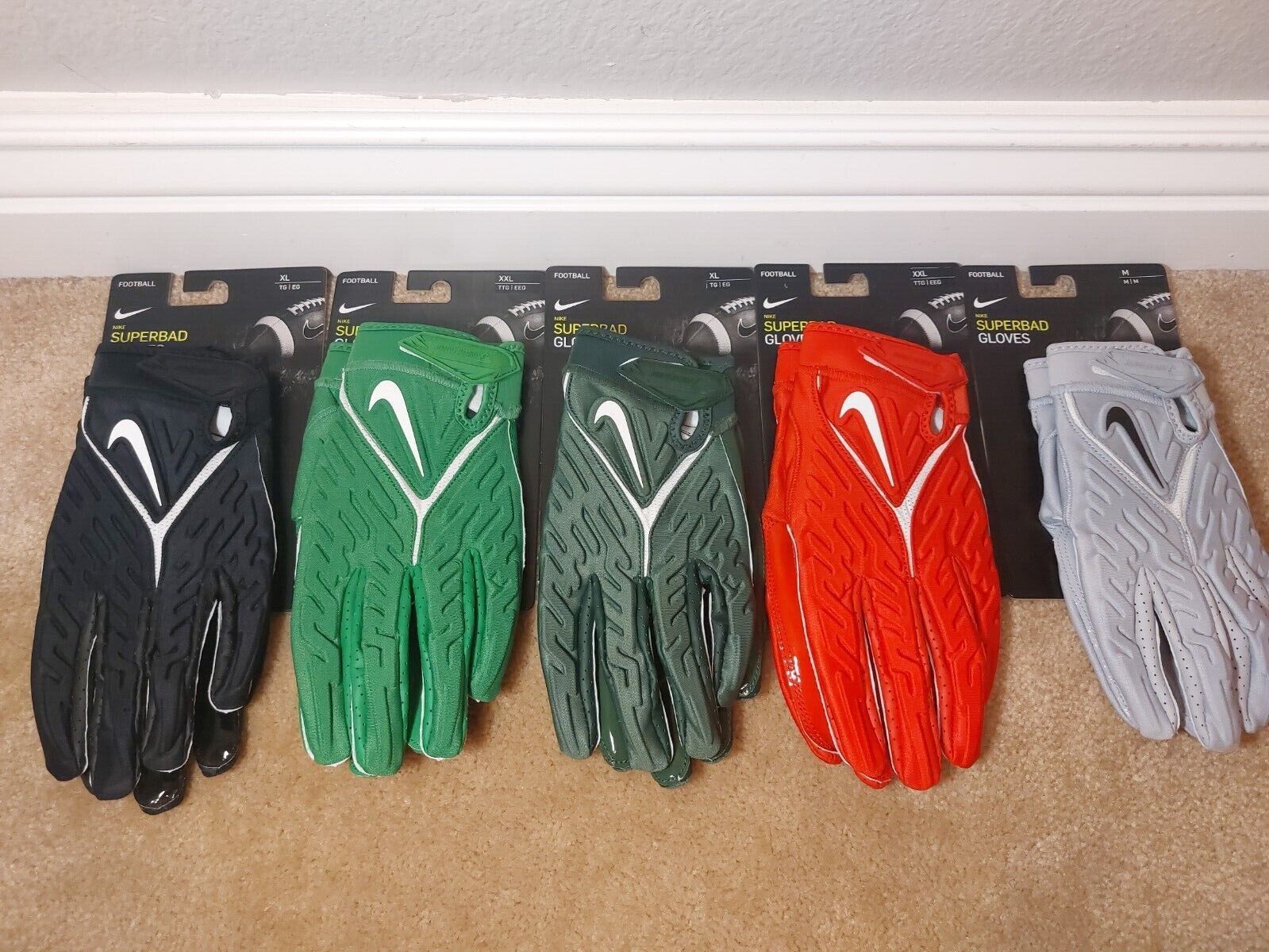 NIKE SUPERBAD 6.0 ADULT PADDED FOOTBALL GLOVES, NWT, DM0053 NIKE SUPERBAD 6.0 ADULT PADDED FOOTBALL GLOVES, NWT, DM0053