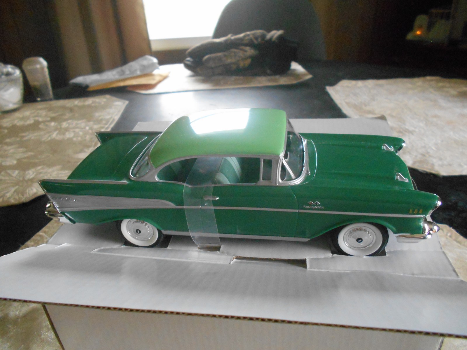 Vintage 2000 Revell '57 CHEVROLET BEL AIR  HARD TOP PROMO MODEL (GREEN).