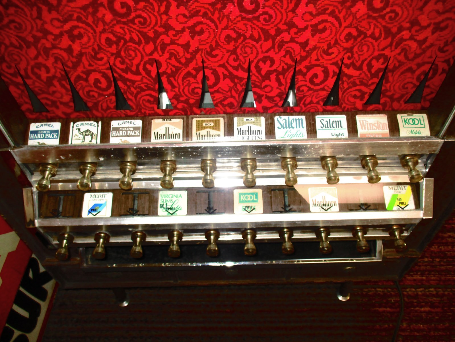 Vintage Cigarette Machine ~ NATIONAL VENDORS Crown Line 800