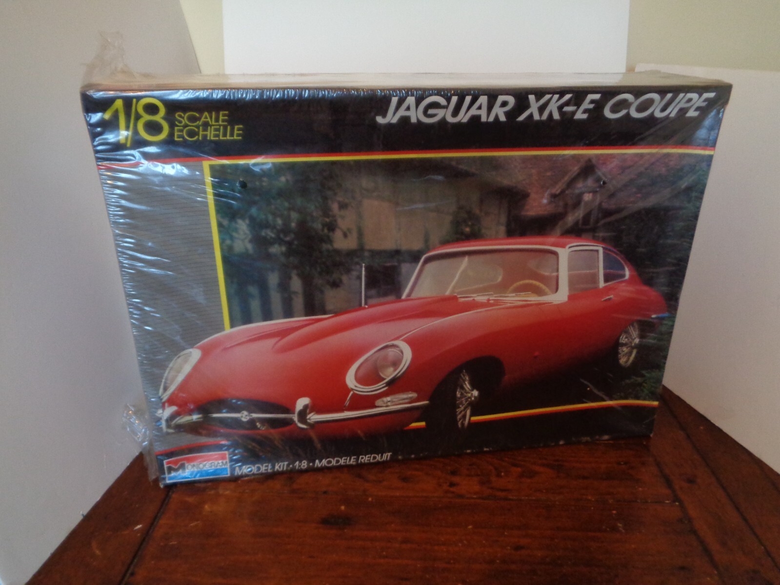 希少　1/8 モノグラム ジャガー Eタイプ Jaguar XK-E Coupe 希少品】ビッグスケール 1/8 モノグラム ジャガー Eタイプ