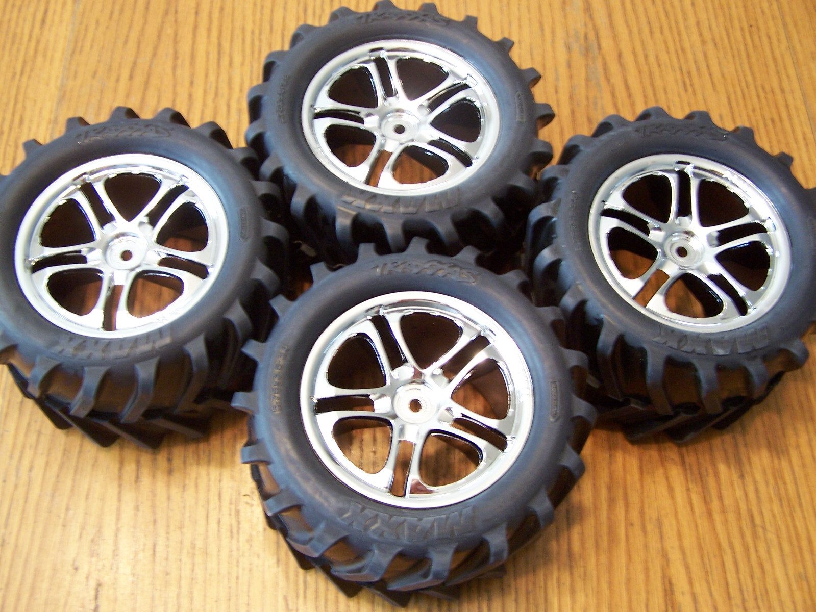 トラクサス　X-MAXX タイヤ　アルミホイール　プロライン　TRAXXAS トラクサス X-MAXX タイヤ アルミホイール プロライン TRAXXAS