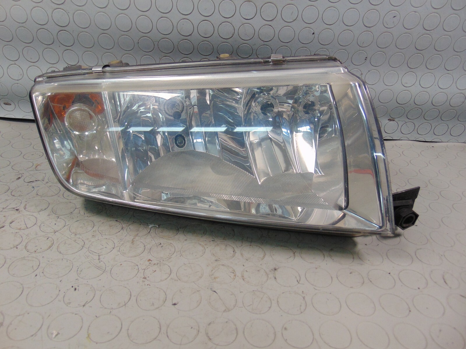 Fanale anteriore destro SKODA FABIA 2001