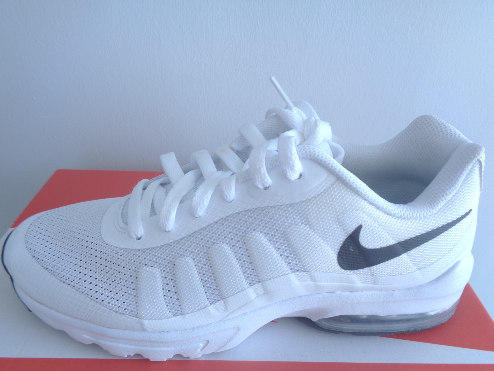 nike air max invigor white mens