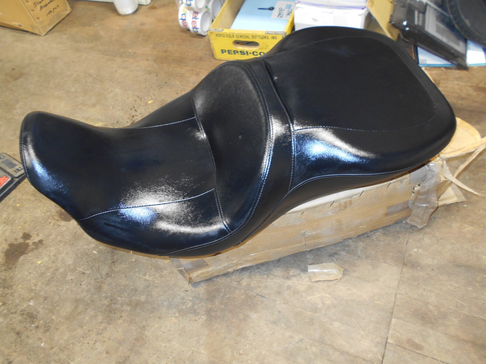 harley davidson seat H826601AR50942 P520000 04/14/16 LOW NEW