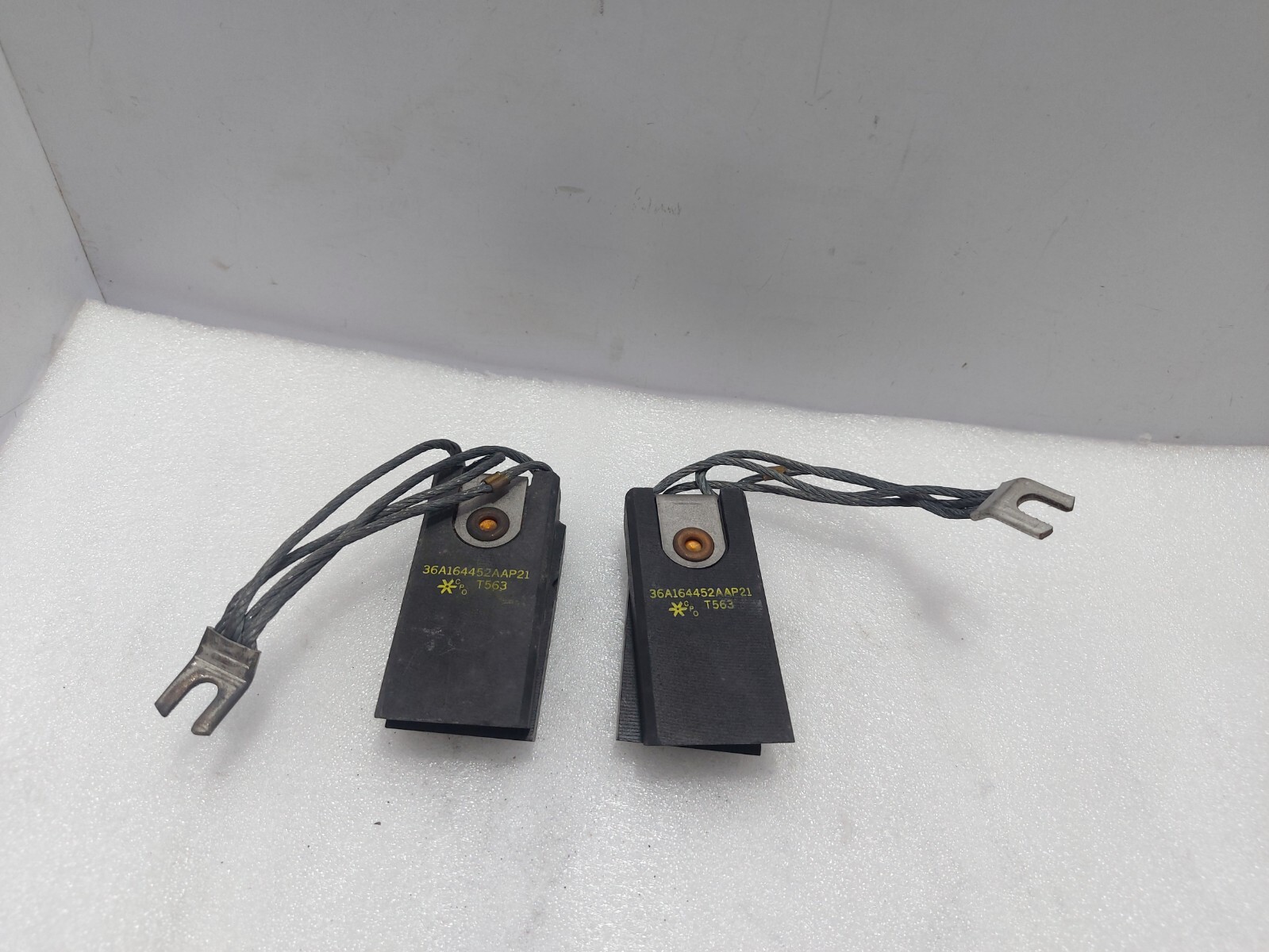 National 36A164452AAP21 Carbon Brush T563 - Lot of 2PCs National 36A164452AAP21 Carbon Brush T563 - Lot of 2PCs