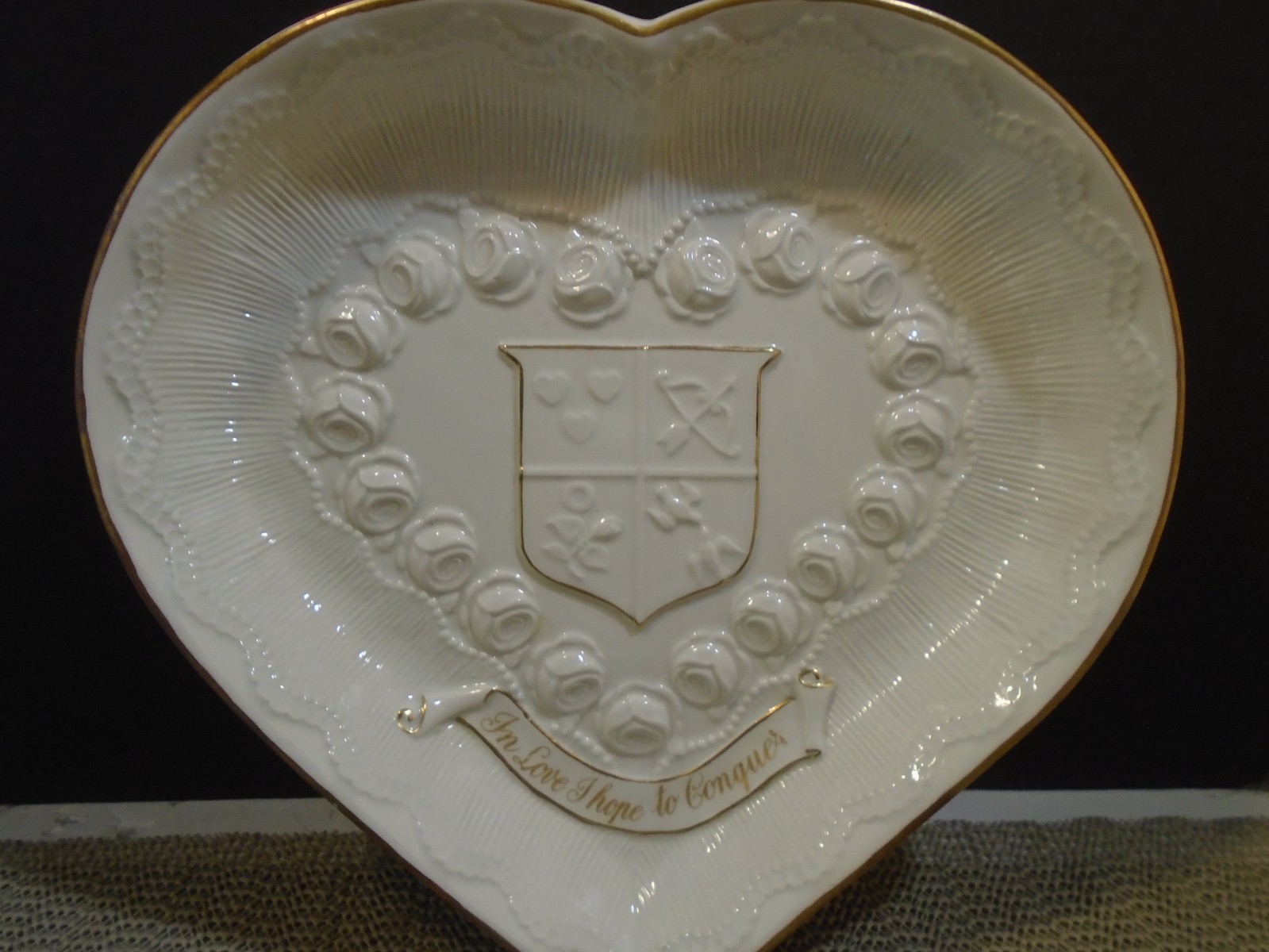 Gold Rimmed Heart Plate Mottahedeh Design Made in Italy preowned