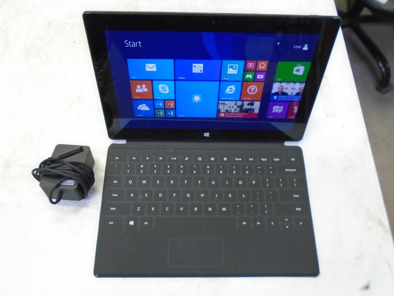 Microsoft Surface Windows Rt 64gb Tablet 10 6 Keyboard Model 1516 Bundle For Sale Online Ebay
