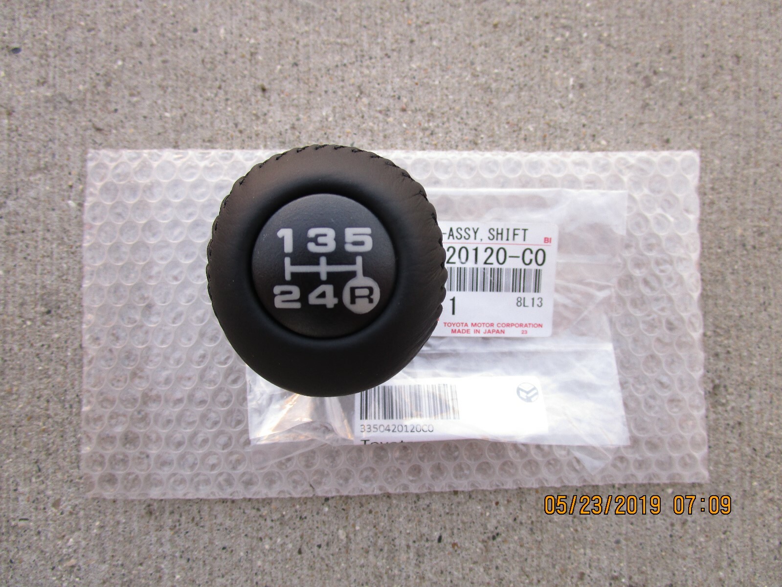 NEW Genuine Isuzu 6 speed gear shift knob NPR NQR NRR 1995