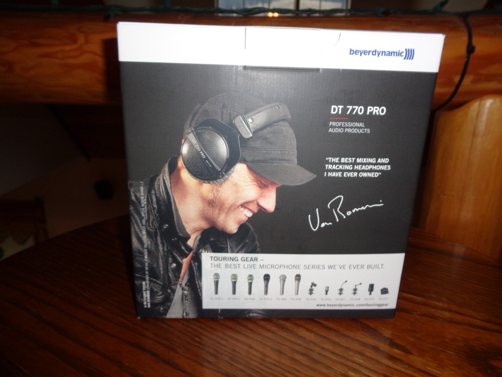 Beyerdynamic DT 770 PRO 250 ohm studio  headphones