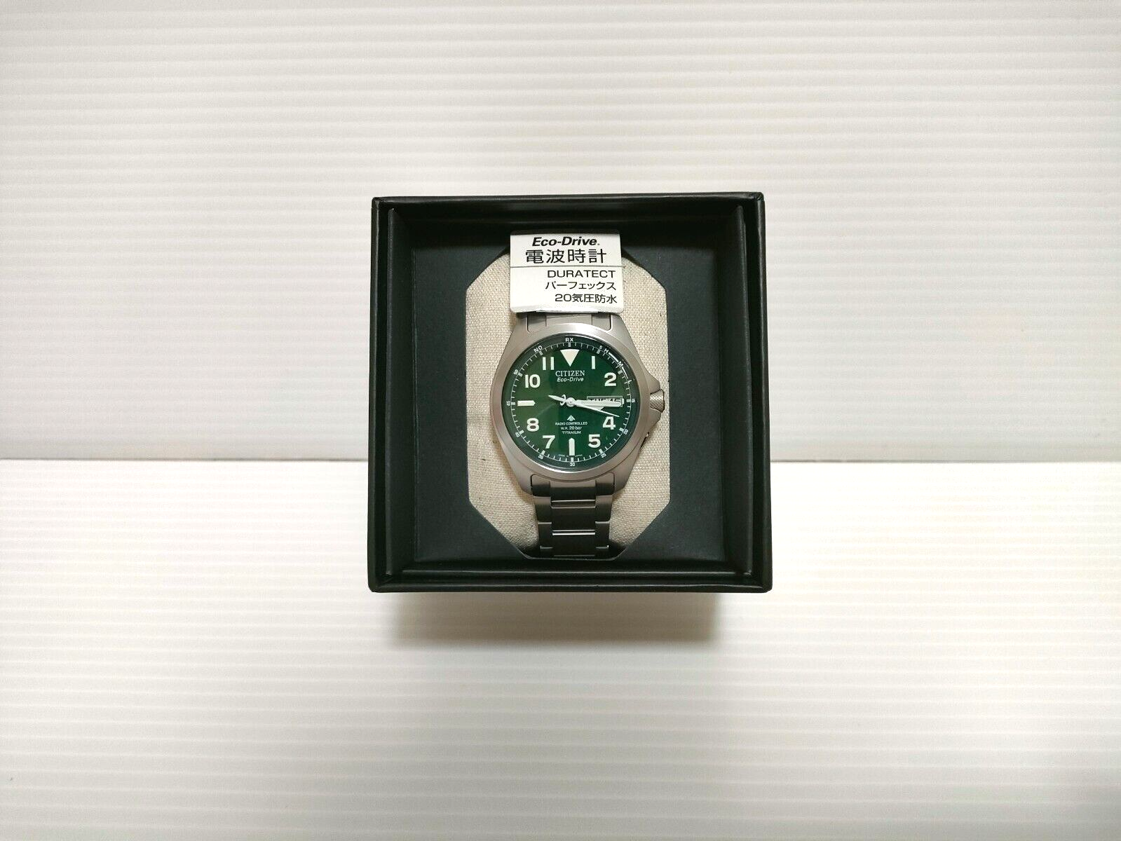 Pre-owned Citizen Promaster Pmd56-2951 Eco-drive Radio Clock Men Watch Green Japan
