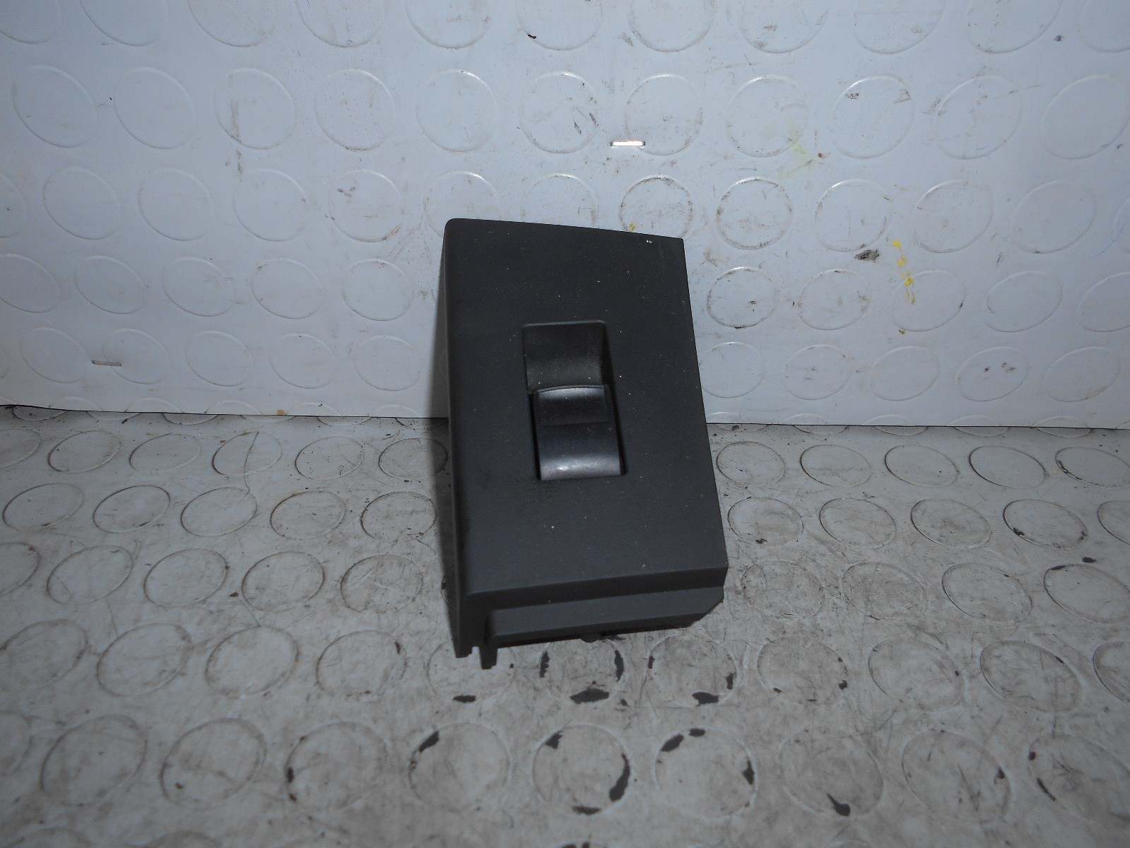 interruttore alzacristallo posteriore destro TOYOTA 1928297 (2009)