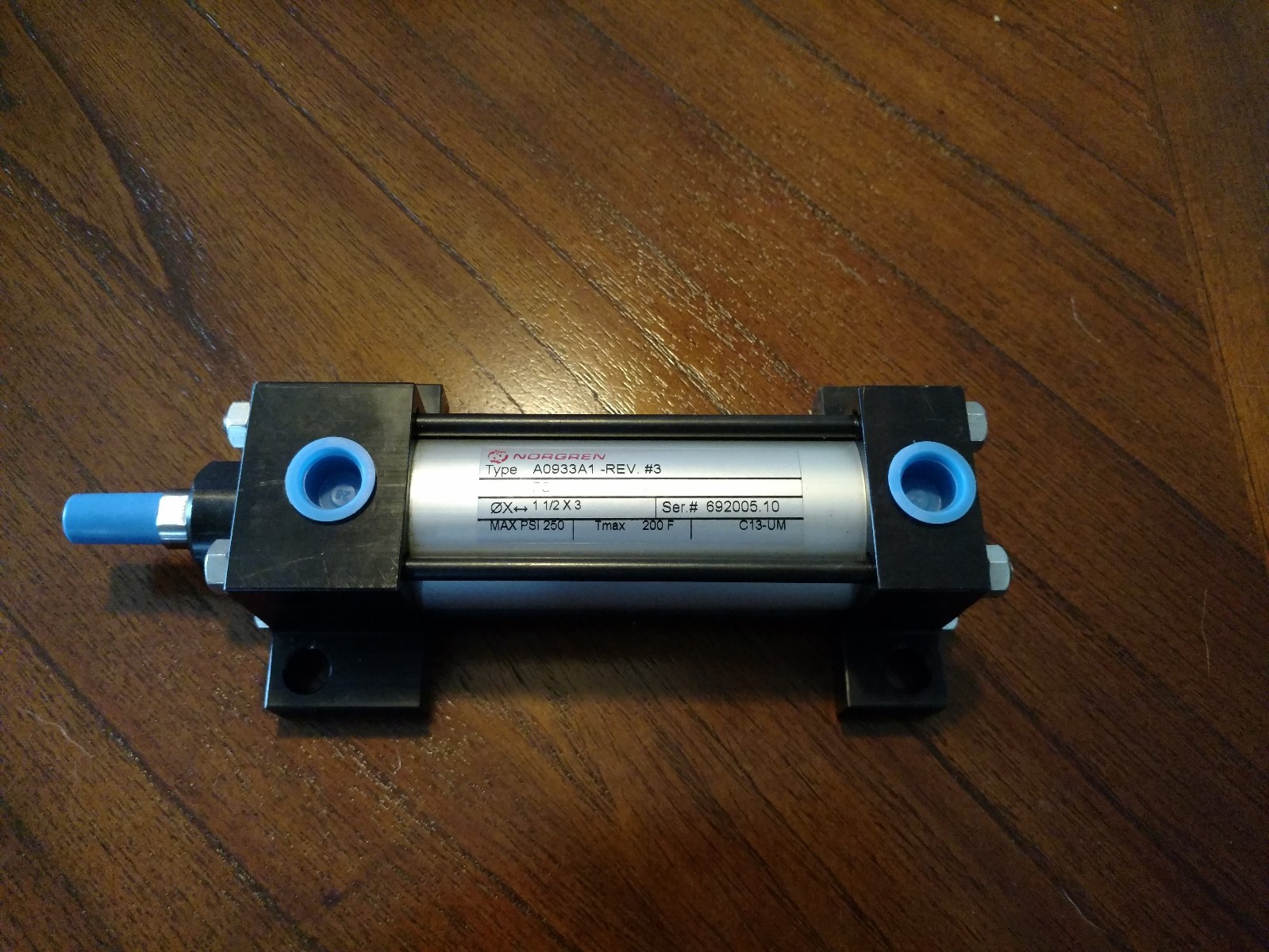 New Pneumatic cylinder A0933A1 Rev3 (11/2 X 3")