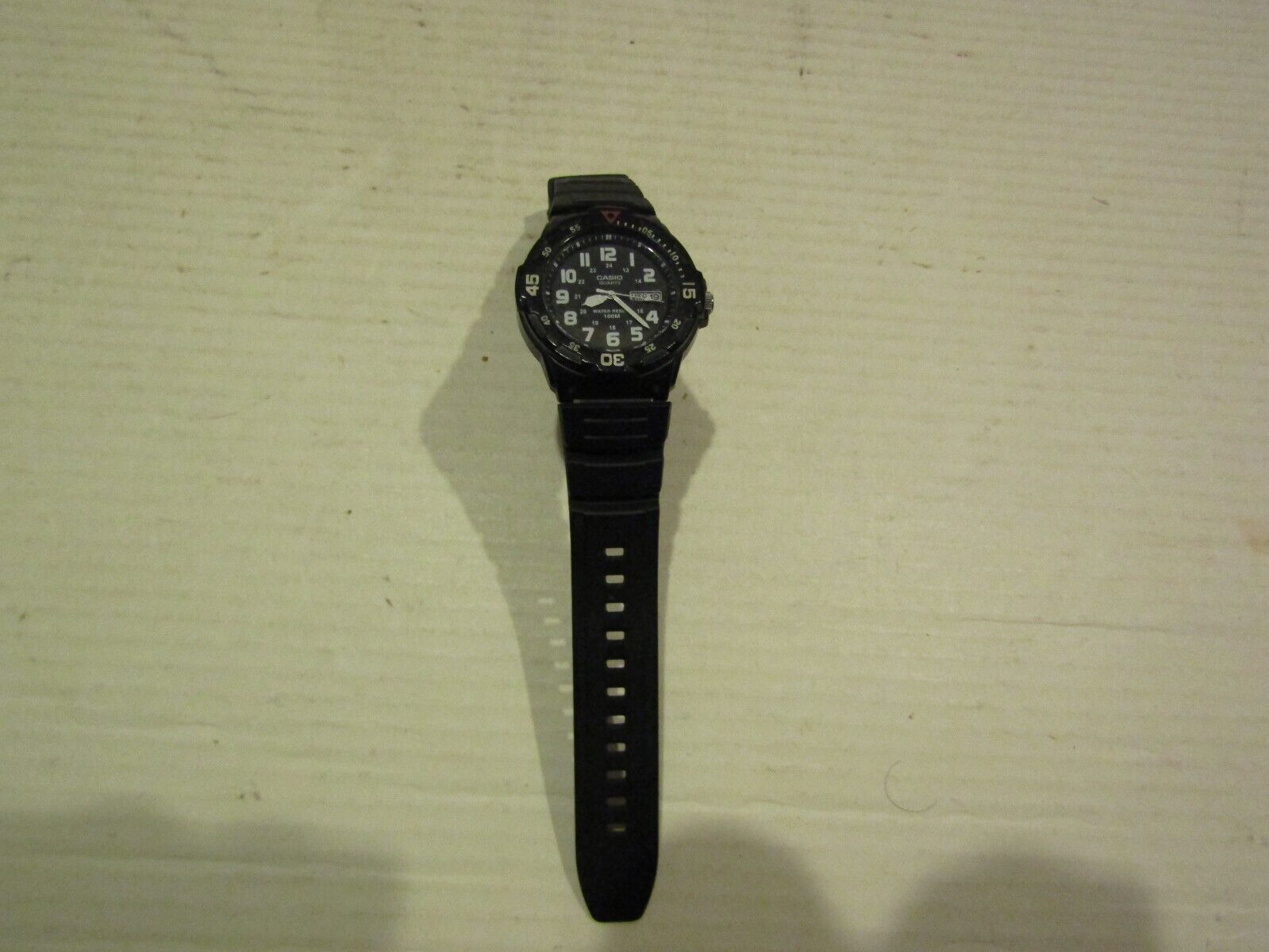 VINTAGE WATCH CASIO QUARTZ WATER RESIST 100M JAPAN MOVEMENT VINTAGE WATCH CASIO QUARTZ WATER RESIST 100M JAPAN MOVEMENT