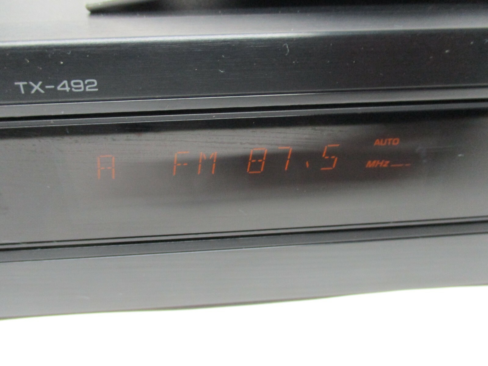 YAMAHA TX-492 Natural Sound AM/FM Stereo Tuner