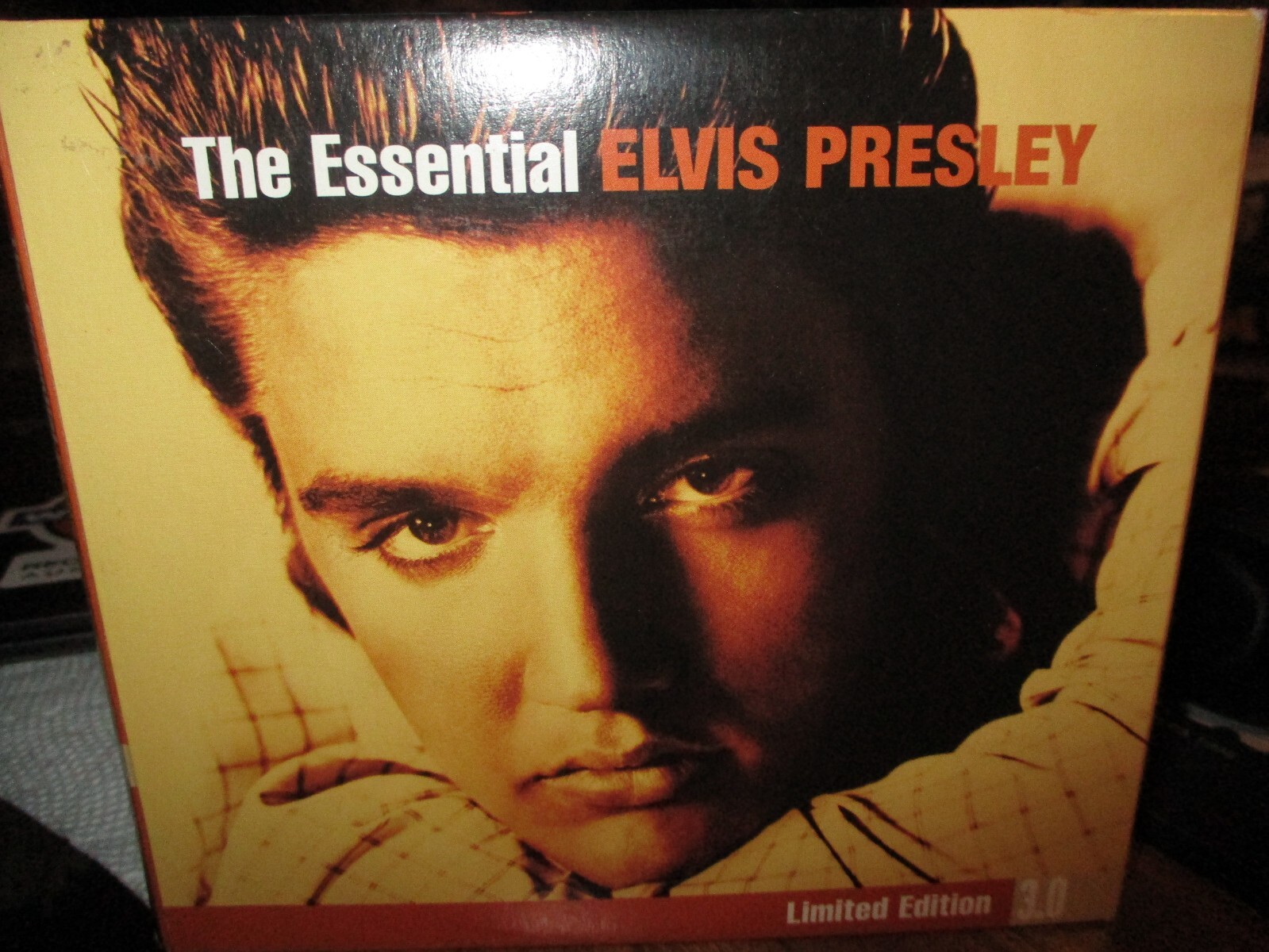 2008 The Essential ELVIS PRESLEY Limited Edition 3 CD Set