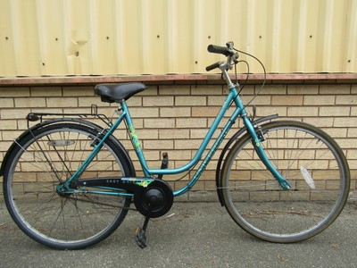 universal la riviera ladies bike