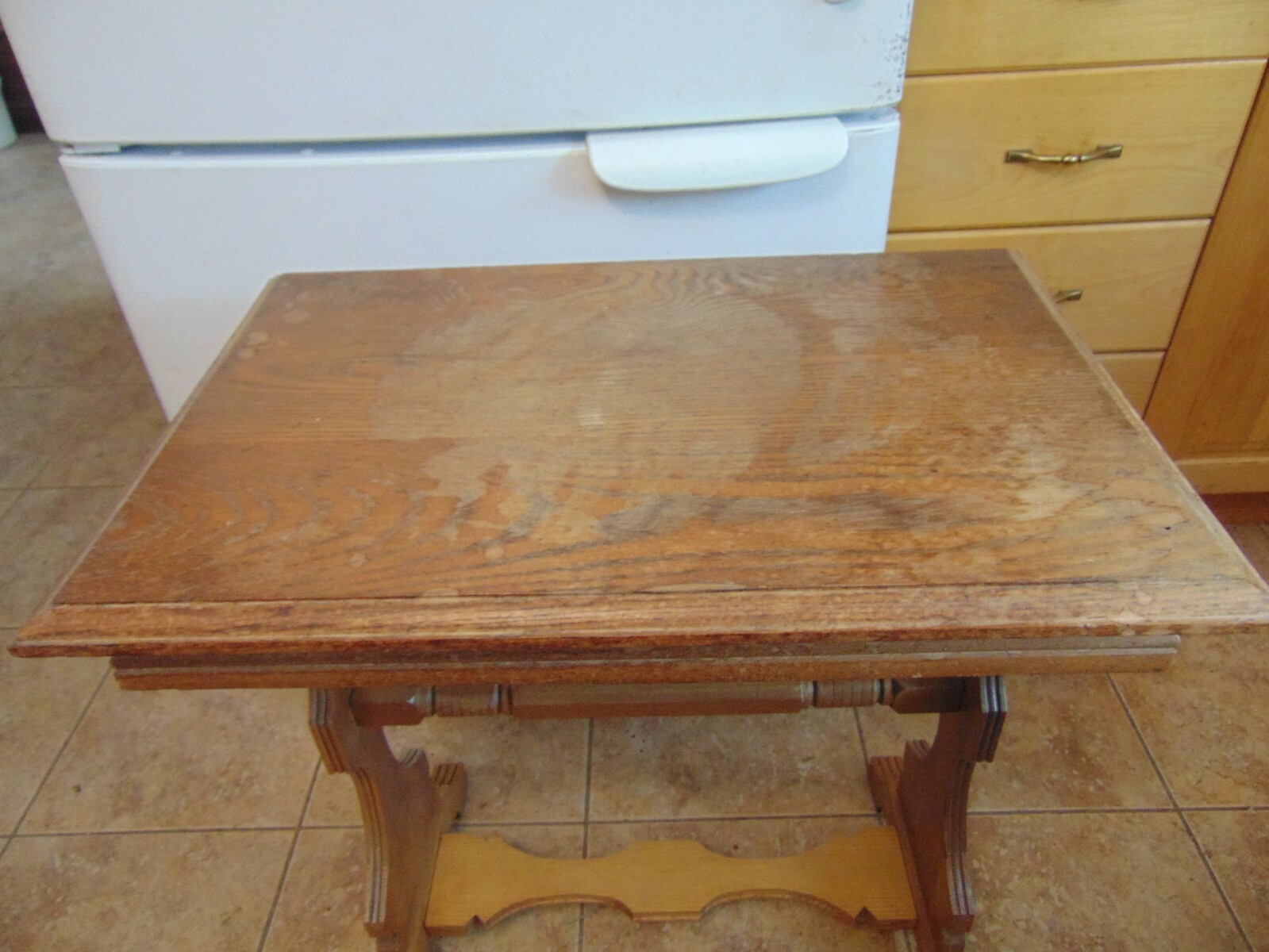 /antique  stand  nice    # 6970