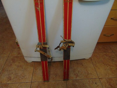 vintage    skis     35 