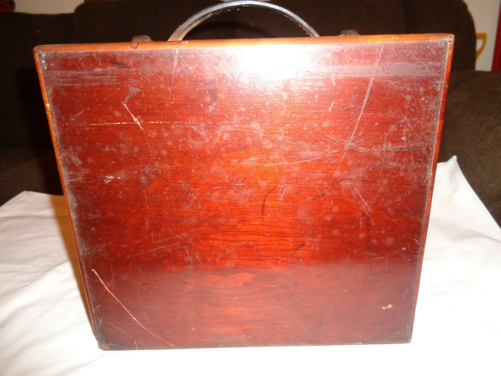 VINTAGE LADIES ROLLER SKATE WOOD BOX - APPROX. 13 X 12 X 6
