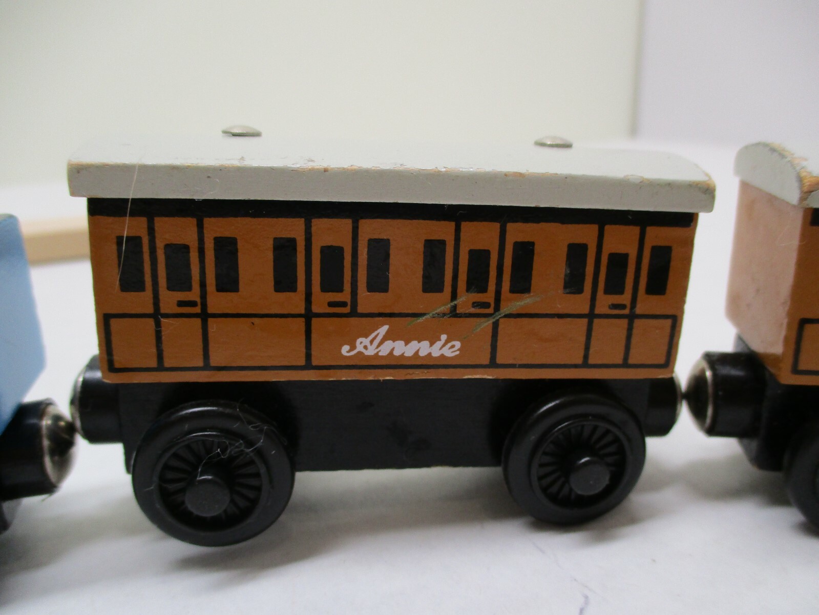 Thomas the Train&Friends Wooden Railway Thomas Engine, Annie & Clarabel Car LOT