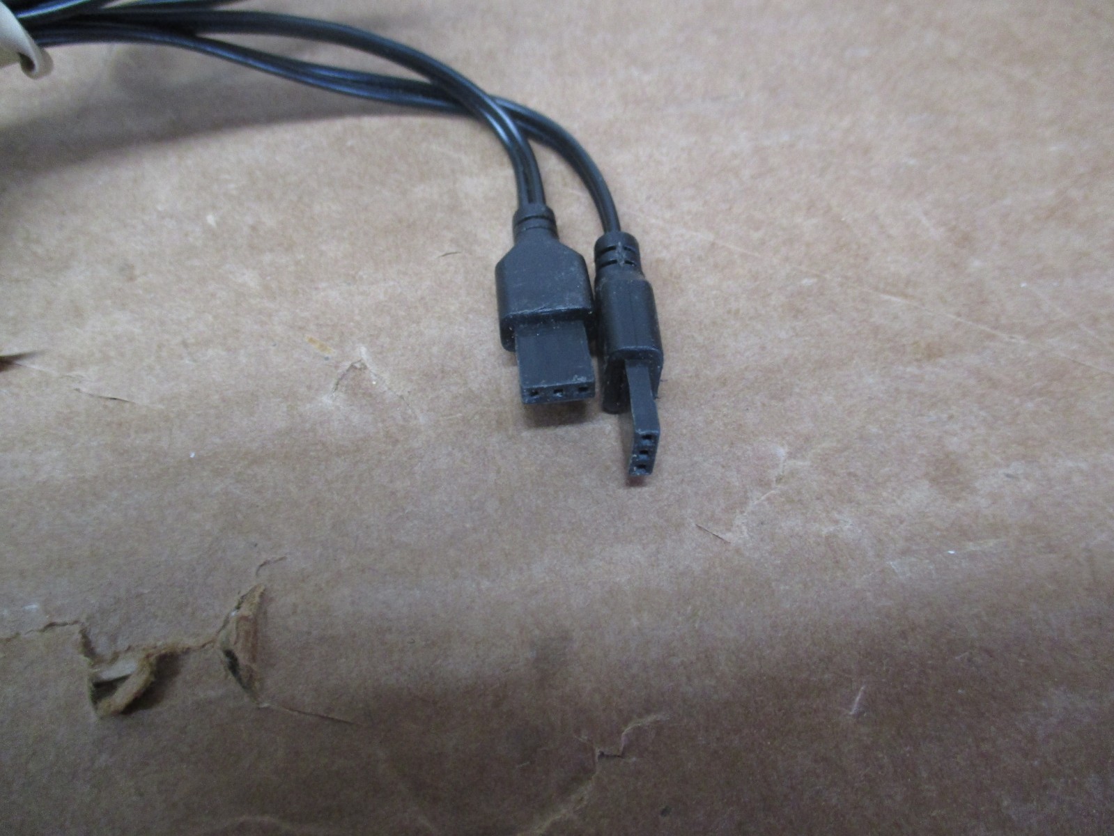 PETSAFE WALL CHARGER FOR SPORTDOG  RADIO SYSTEM 650-192-1 USED FAST SHIPPING