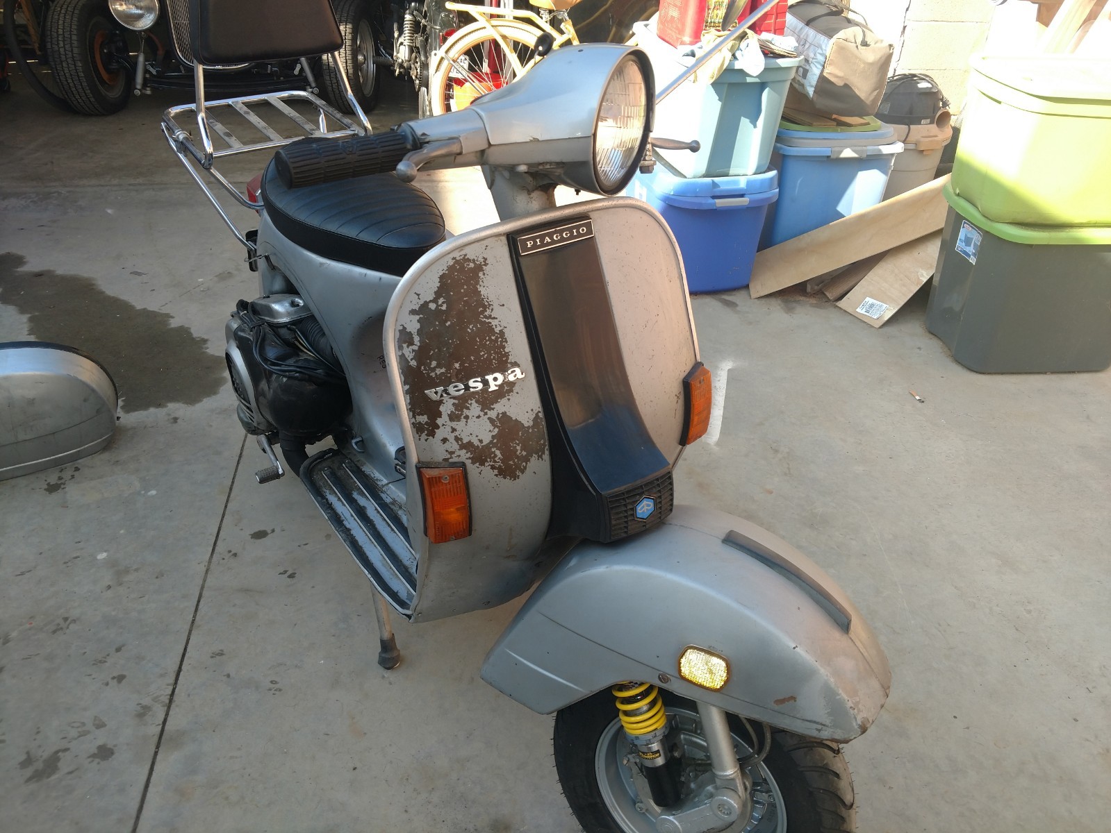 Vespa P200