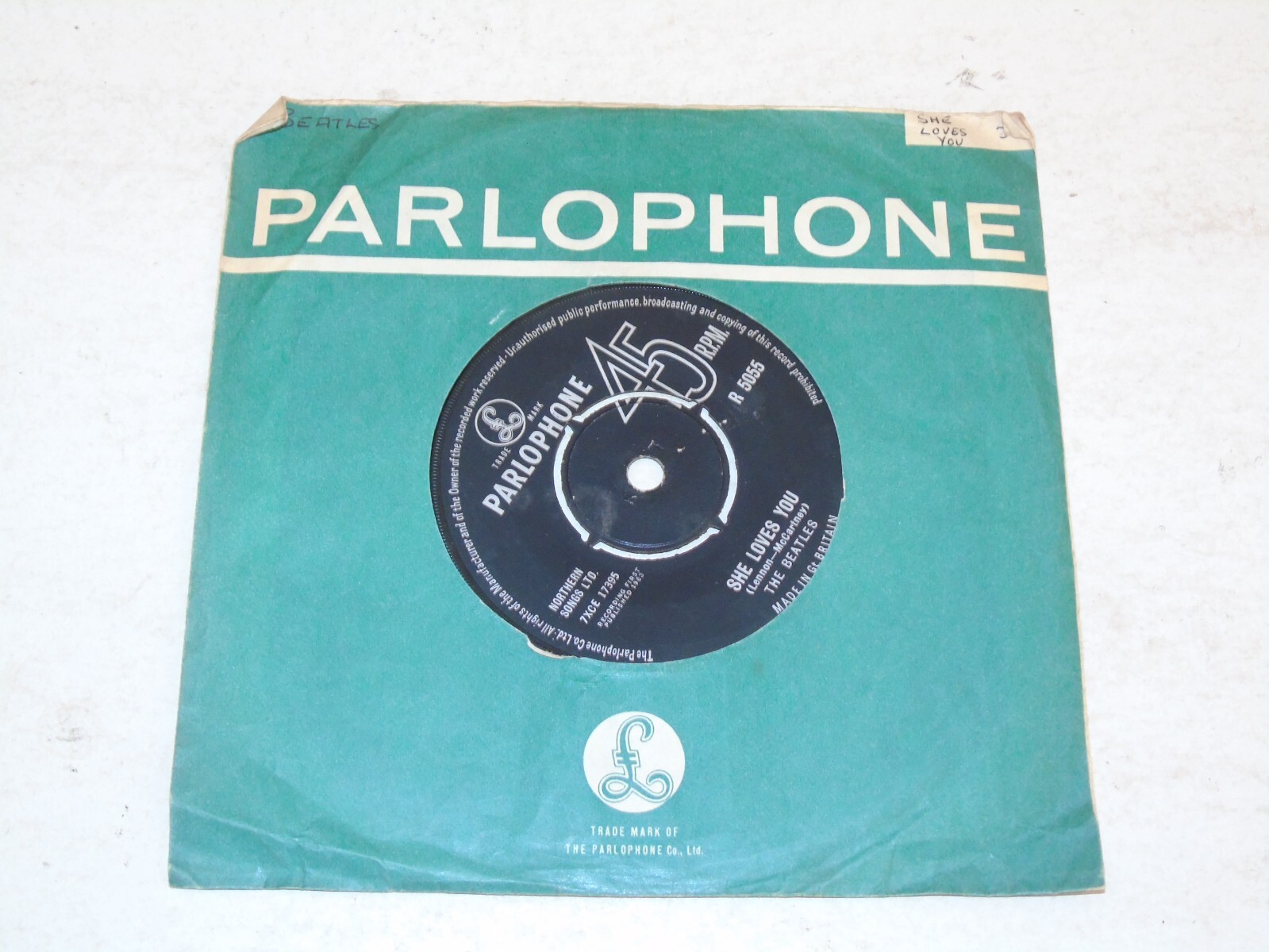 The Beatles She Loves You UK版 EP ジャケット無 She Loves You - Wikipedia