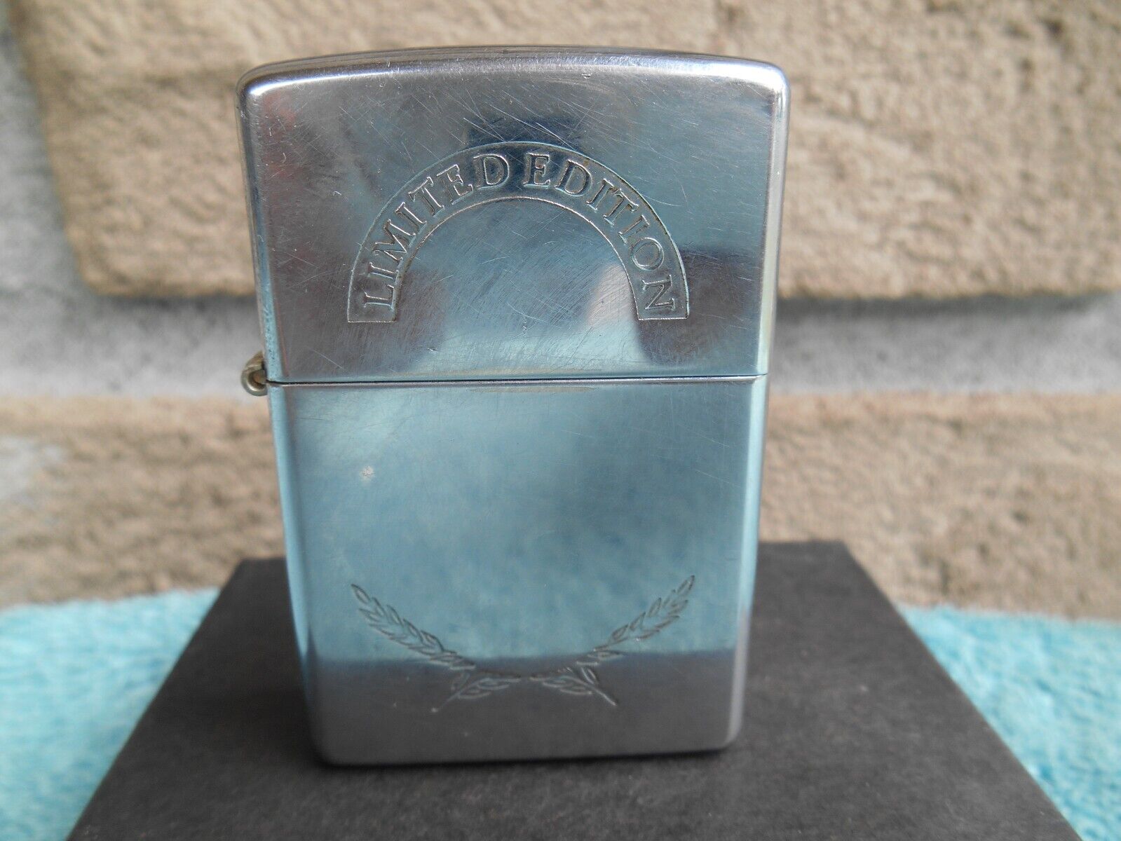 VINTAGE ZIPPO 1999 L-XV CHROME CIGARETTE LIGHTER - LIMITED VINTAGE ZIPPO 1999 L-XV CHROME CIGARETTE LIGHTER - LIMITED